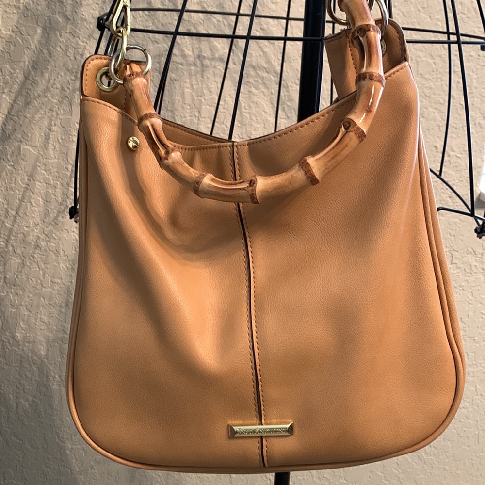 EUC ENZO ANGIOLINI VEGAN LEATHER HANDBAG WITH SHOULDER STRAP AND BAMBOO CLUTCH